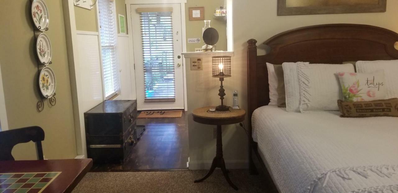 Waters Run Guest House & Suite Bittinger Room photo